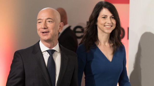 Bezos và vợ