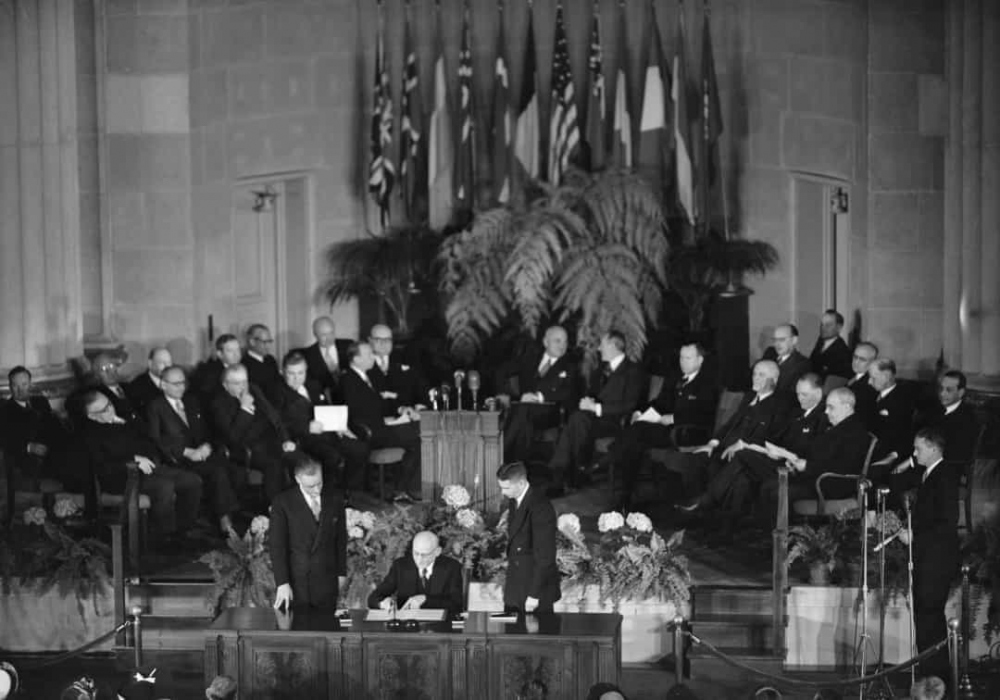 Tổ chức Hiệp ước Bắc Đại Tây Dương (NATO) được thành lập vào ngày 4/4/1949 tại Washington DC.